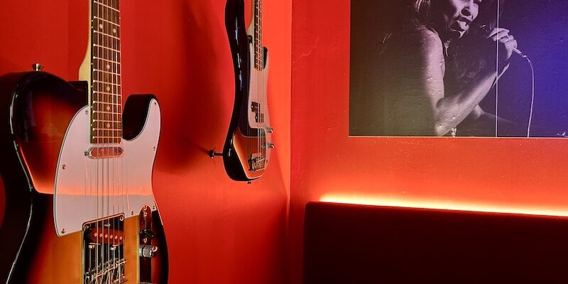 Room Pop-Rock Show